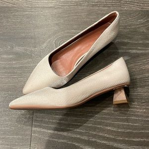 Bridge shoes. Only wore once. Size 7 USA, 235cm. Low heel.